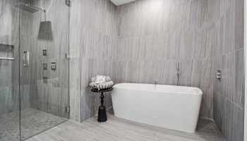 Wesley South Owner’s Bath